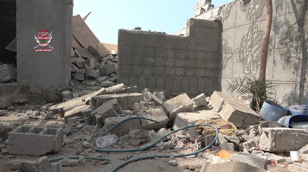 آثار قصف حوثي على المنازل في الحديدة - إرشيف