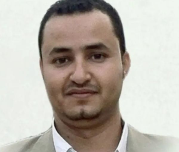 الارياني يحمل مليشيا الحوثي مسؤولية سلامة الصحفي المختطف توفيق المنصوري