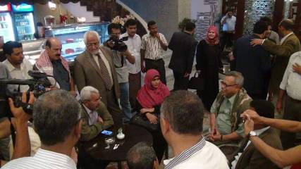 الحوثيون يفشلون في ايقاف انعقاد لقاء تشاوري بعدن رفضاً لـ"الانقلاب الحوثي"