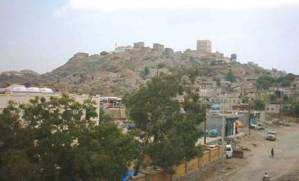 مليشيا الحوثي تنهب منزل صحفي في الضالع 