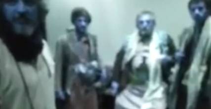 مقطع فيديو الشيخ صادق الأحمر يمرّغ «وجه السيد» في الفيسبوك 