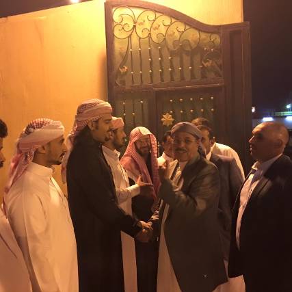 الفريق علي محسن الأحمر في مقدمة المعزين بوفاة الناخبي بالرياض (صور)
