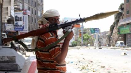 المقاومة والجيش  يتقدمان في منطقة "البعرارة بتعز" وفرار جماعي للحوثيين