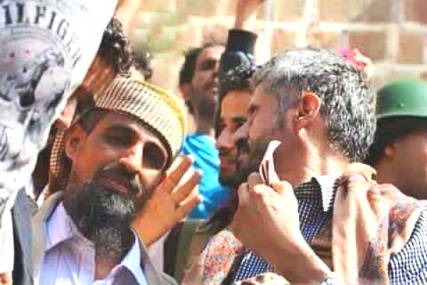 إصابة قائد السلفيين بتعز وعدداً من مرافقيه في محاولة إغتيال