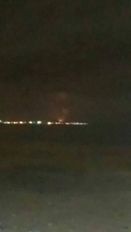 طائرات حربية تقصف مواقع للقاعدة في المكلا وأنباء أولية عن مقتل قيادي بالتنظيم