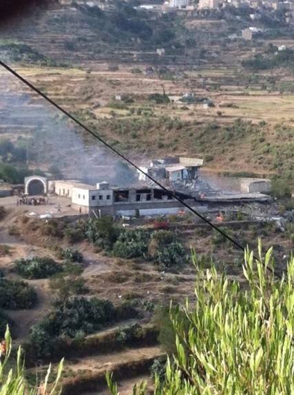 إب: تفجير منزلين لقياديين في المقاومة خلال ساعات "صورة"