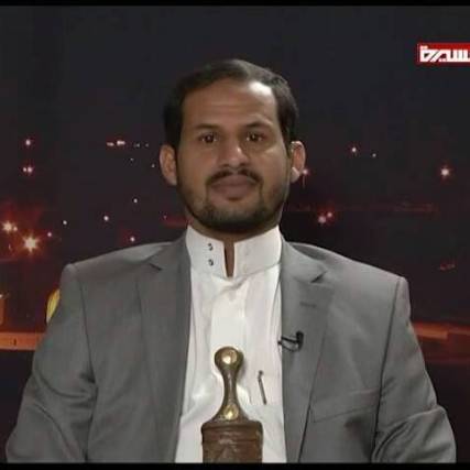 قيادي حوثي يطالب الأمن واللجان بمعاقبة الصحفيين الذين "يروجون شائعة رفع أسعار الغاز"