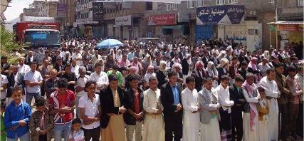 إب: احتفاء بذكرى أكتوبر..عودة التظاهرات الرافضة لتواجد الميليشيا والمطالبة بخروجها من المحافظة