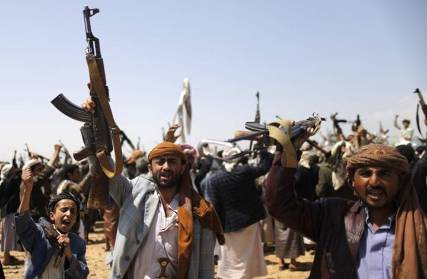 بعد إفراج السعودية عنهم.. أسرى حوثيون يستعدون لقتالها