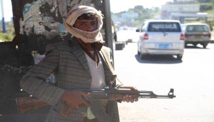 الحوثيون في جامعة صنعاء.. مليشيات "النهي عن المنكر" تتمدد