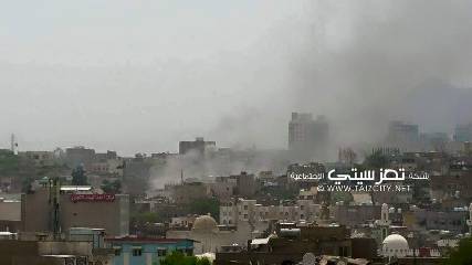 الحوثيون يقصفون تعز ويواصلون اختطاف قيادات "الإصلاح"