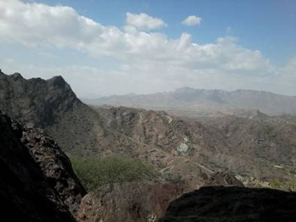 معارك طاحنة بين الحوثيين والمقاومة في الوازعية وطيران التحالف يستهدف موقعاً للمقاومة بالمضاربة 