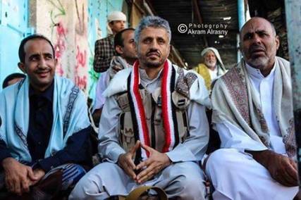 بالفيديو: مقاومة تعز تؤدي صلاة العيد في ساحة الحرية مع جموع حاشدة من المواطنين