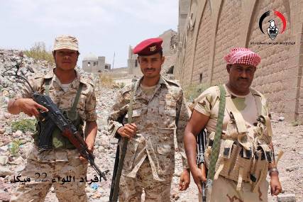ضابط في الجيش: منتسبي الجيش والمقاومة في خندق واحد بالجبهات للدفاع عن مدينة تعز