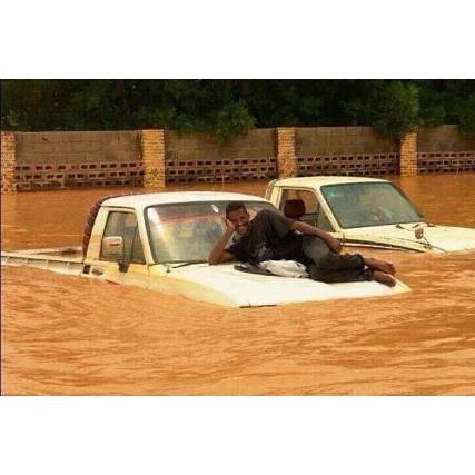 مساعدات إماراتية وسعودية لأهالي سقطرى