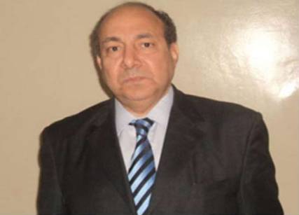 سفير مصر وطاقم سفارتها بصنعاء يغادرون اليمن 