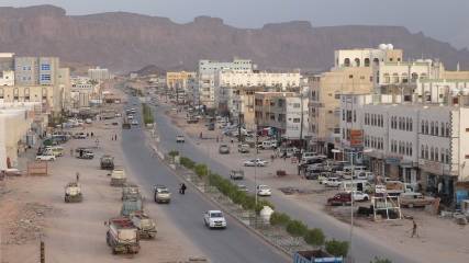 عتق عاصمة شبوة تسقط بيد الحوثيين دون مقاومة تحت تواطيء قائد عسكري جنوبي