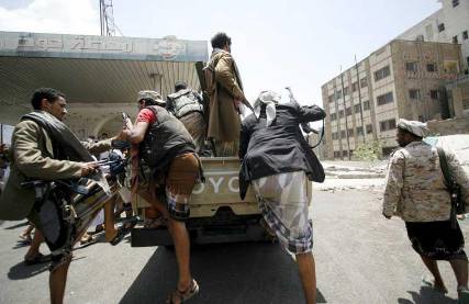 التمرد يفر مذعوراً من المقاومة في تعز