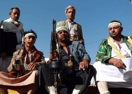صحيفة سعودية تكشف عن مصادر تسليح الحوثيين ونقطة التحول الكبرى ودور صالح "تقرير"