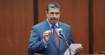 بحاح: الحل العسكري جاء لتهور الحوثيين في اليمن