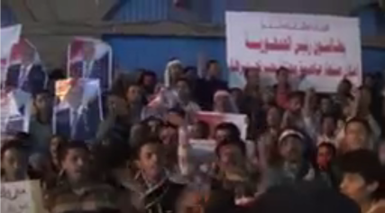 تعز تحتفل بعفوية  بنجاح الرئيس هادي في  التخلص من الإقامة الجبرية (فيديو)