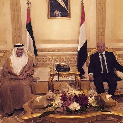 هادي يستقبل مسؤولاً إماراتياً ويطالب بمساعدات انسانية