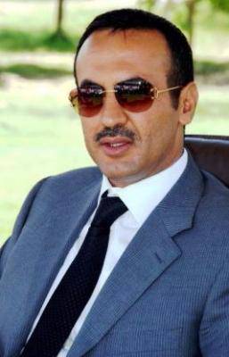 هادي يقيل أحمد علي من عمله كسفير لدى الإمارات