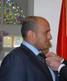 رد عمار صالح نجل شقيق المخلوع على قرار اقالته من الرئيس هادي,,, صورة
