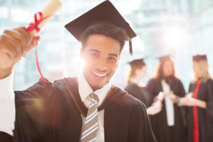 أهم المنح الدراسية بالخارج لعام 2015