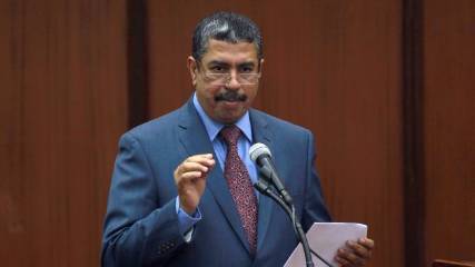 نائب الرئيس اليمني يبحث مع آل خليفة التطورات في اليمن