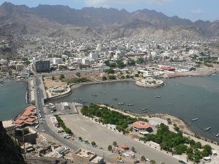 »الهلال الأحمر« تؤهل جمعية الفجر للمعاقين في عدن